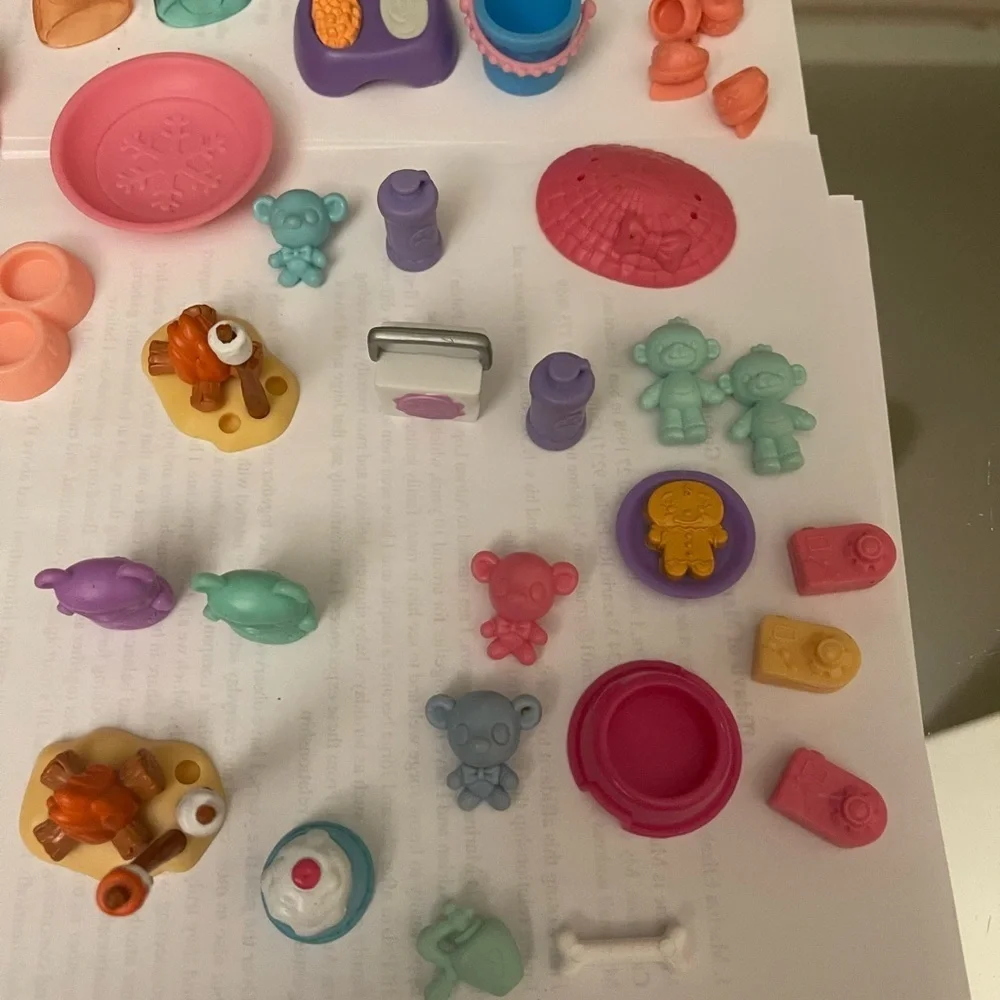 LPS - Littlest Pet Shop Accessories Lot